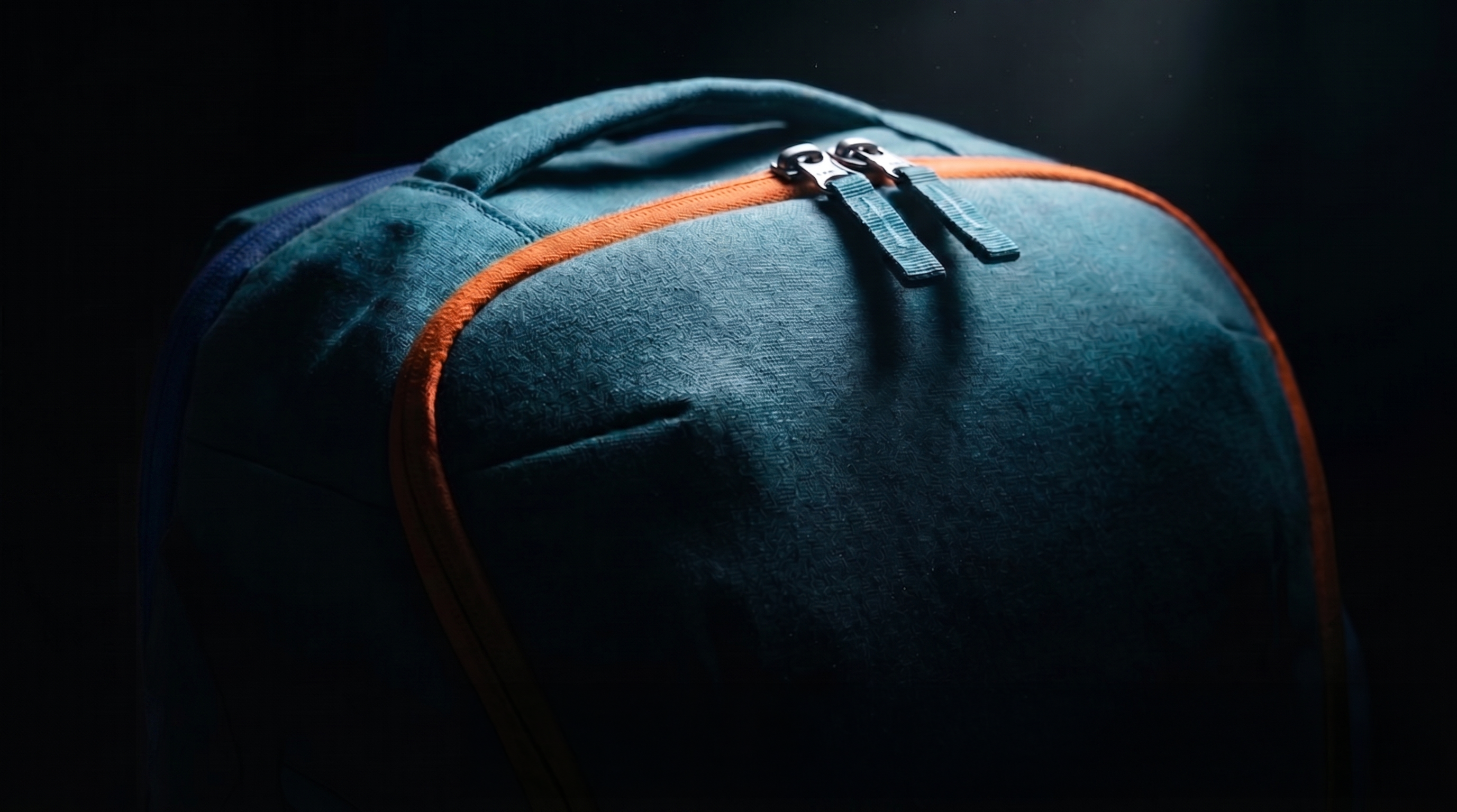 Geau_Sport_-_full_bag_Closeup_top.png